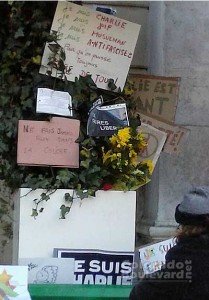 Hommage à Charlie (Photo  ©Jeanne Sakhinis-De Mei).