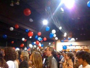 Oakland convention center - election day (photo - Silvia Brandon Pérez).