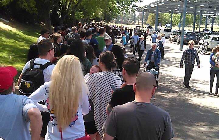 People lining up at a Bernie Sanders rally (Photo - Robin Southworth).
